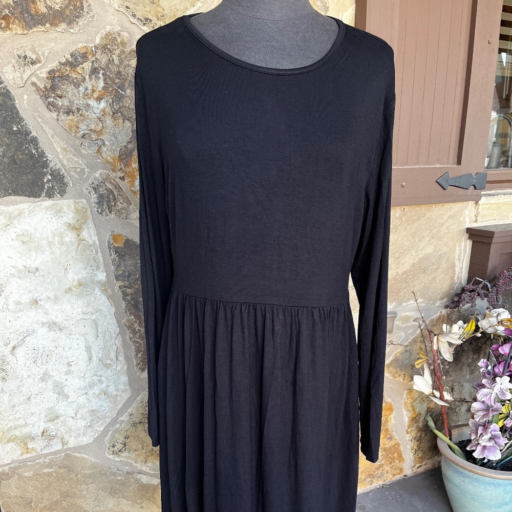 Poseshe Black Long Sleeve dress, round neck, gathered waist, new with tags - 2XL